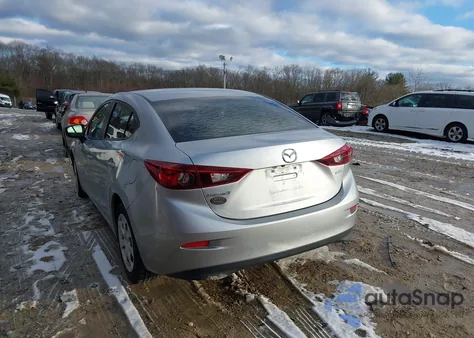2018 Mazda Mazda3 Sport z USA, uszkodzony, nr VIN 3MZBN1U73JM217741